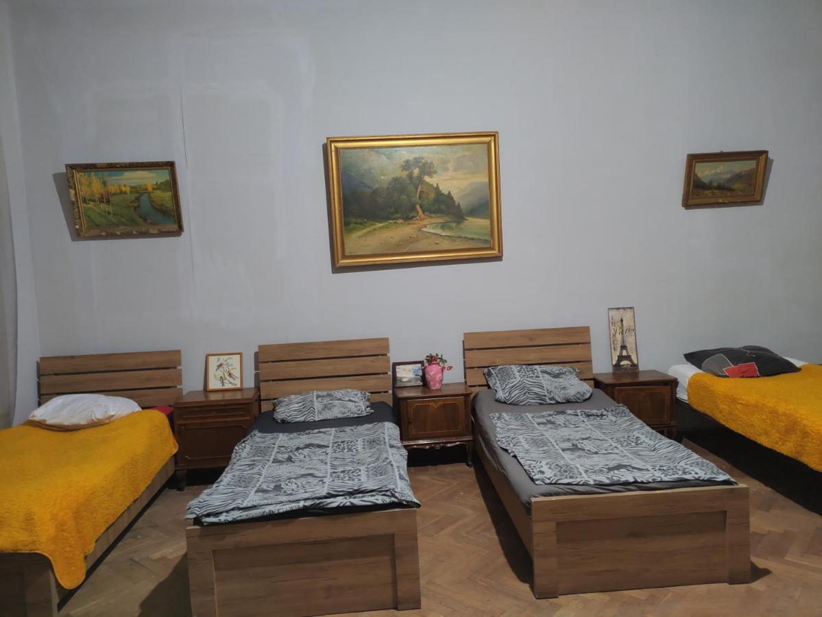 Suzi Hostel Tiflis Oda fotoğraf